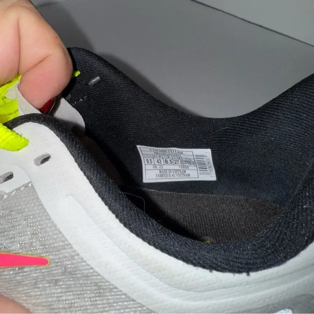 BROOKS Launch 9 running shoes in a grey, pink, and neon yellow colorway 9.5